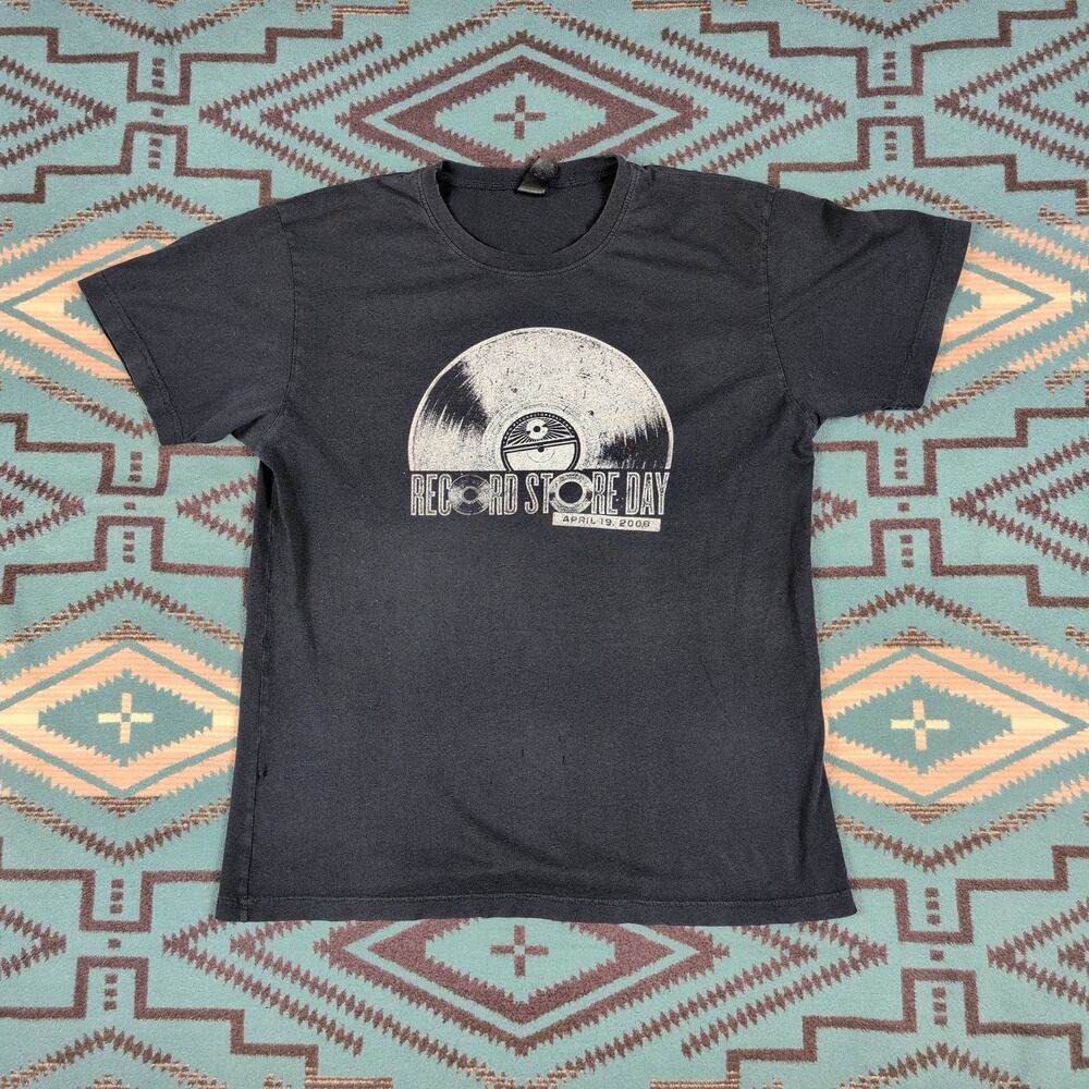 Vintage 2008 Record Store Day T-Shirt Men’s Size Medium Music LP